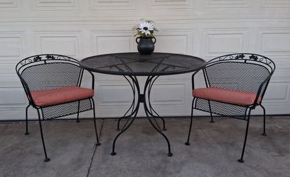 Woodard Patio Dining Set