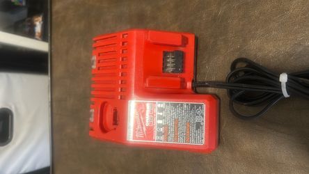 Milwaukee charger M18