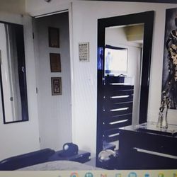 Black Lacquer 8-pc Bedroom Set and Nightstand 