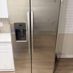 GE Refrigerator 