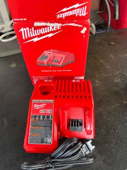 Milwaukee Battery Charger 🔌
