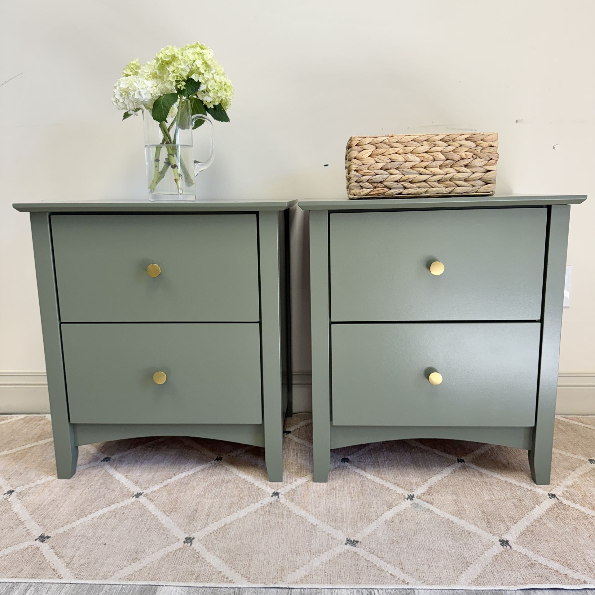 Stunning Green Pair Of 2 Drawer Nightstands 