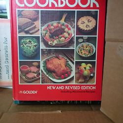 Betty Crocker 1981 Vintage Cookbook Great Shape