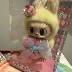 Labubu Let’s Checkmate Queen Brand New!