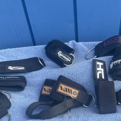 Gym Gear ! 💪🏼 Various Machine Attachments … All New / Like New , Various Sizes 