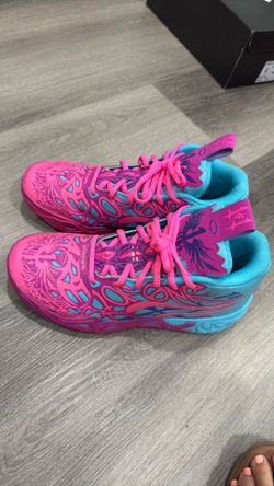 Basketball LaMelo shoes ￼