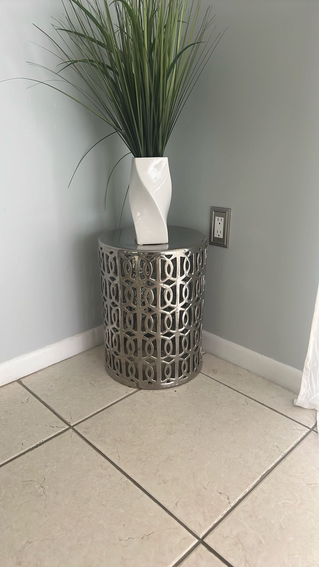 Accent Table 