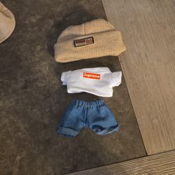 Labubu Supreme Outfit 