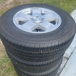 4 Wheels And Tires 255/70R18 JEEP
