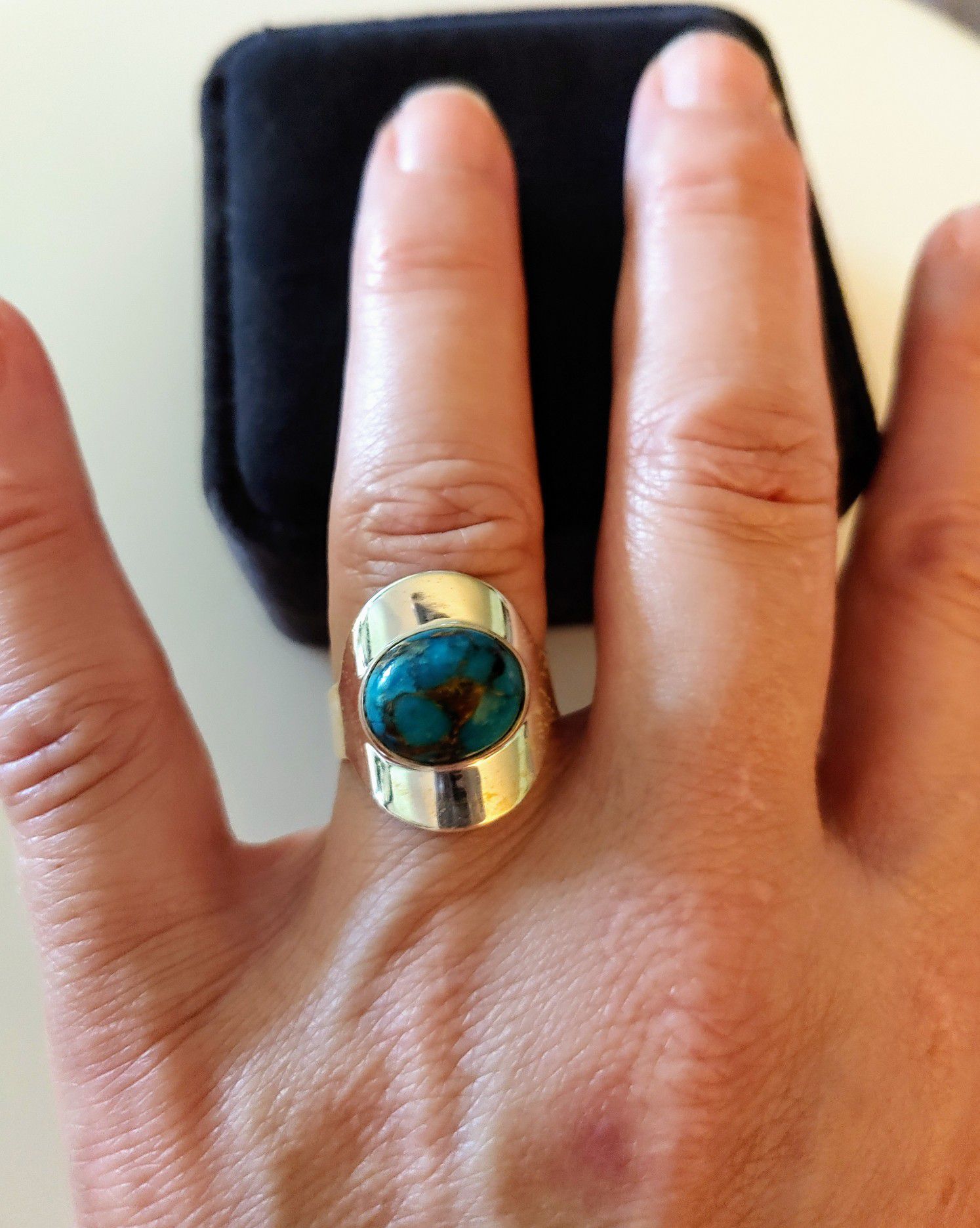Priced To Sell~~ Beautiful Bold Sterling Silver Band Genuine Turquoise Large Oval Cabochon Ring Size 8