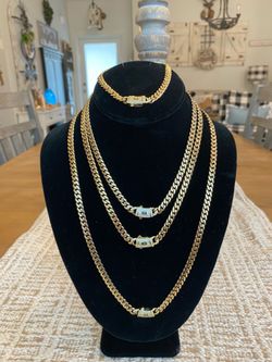 Beautiful 2 piece Lady’s  6mm  Set