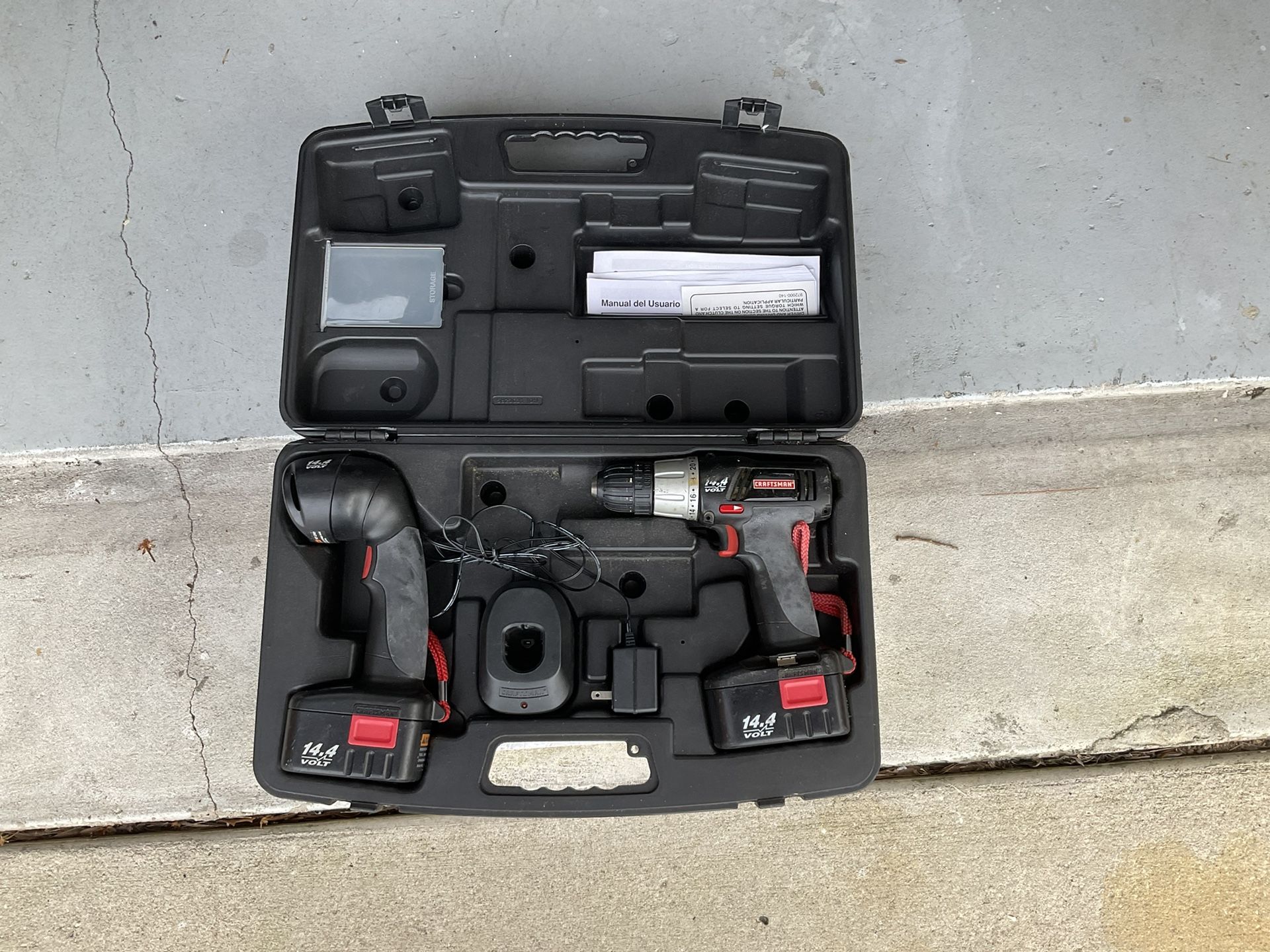 CRAFTSMAN  14 .4 V Drill  And Flash Light 