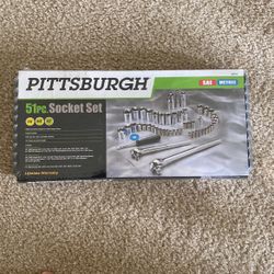 New Pittsburgh 51pc. Socket Set Lifetime Warranty