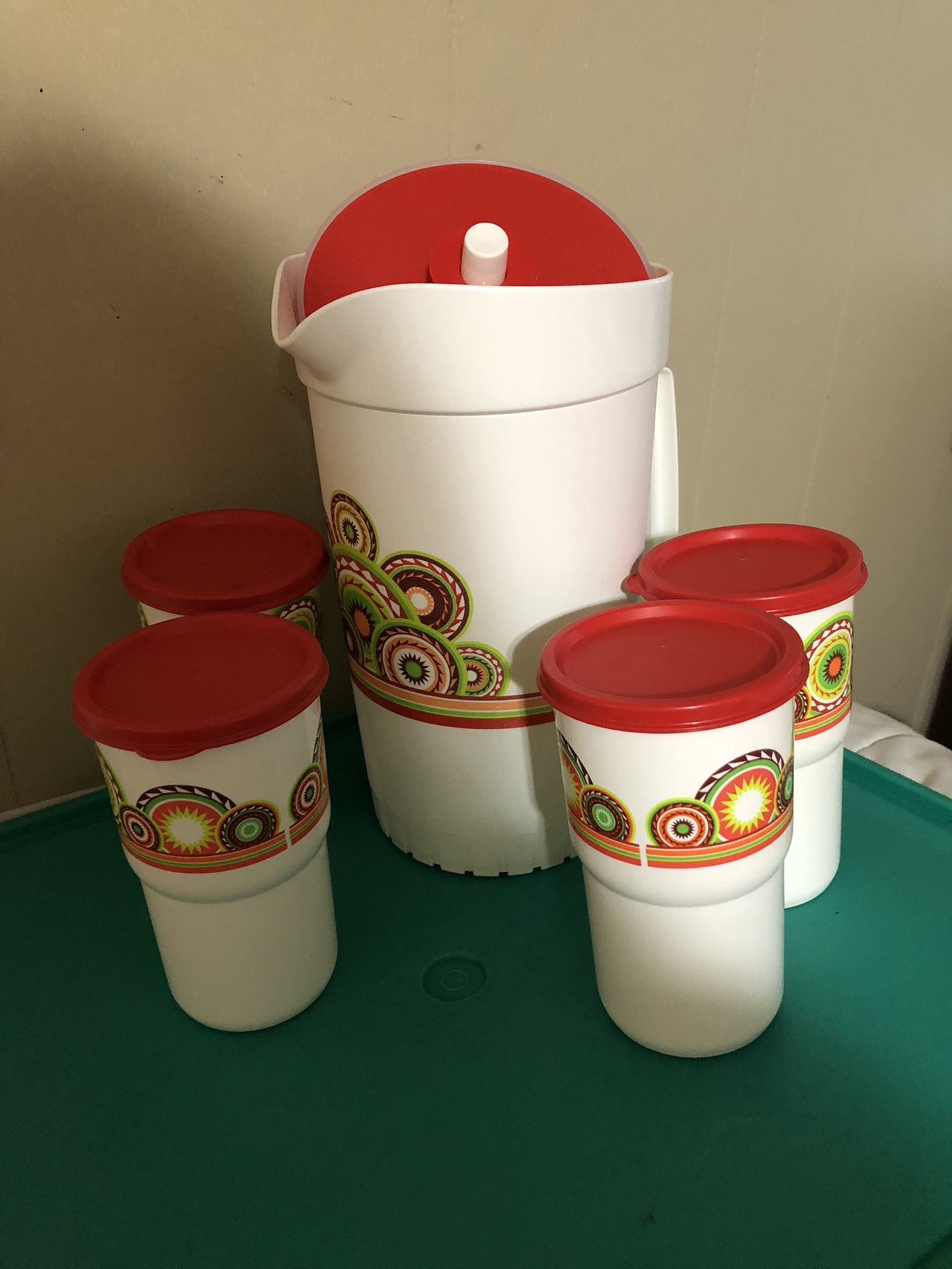 Rare Tupperware Mexico pitcher With Tumblers 