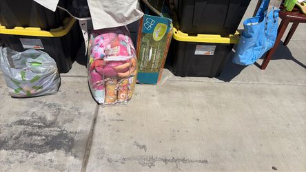 Baby stuff/crib padding