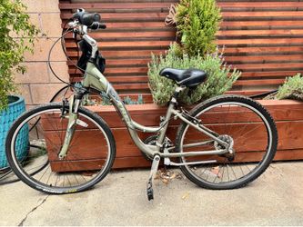 TREK Navigator 300 Comfort Bike