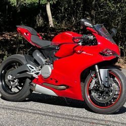 Ducati Panigale 899