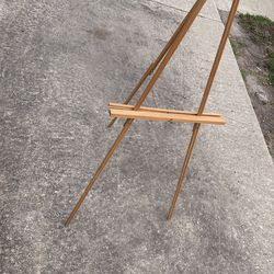 Lightweight wood display easel