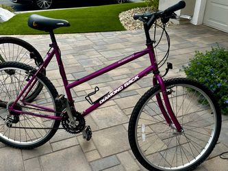 Vintage mid-1990s Diamond Back Sorrento 21-speed bicycle.