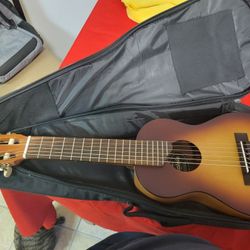 Yamaha Guitarlele (Damaged) 