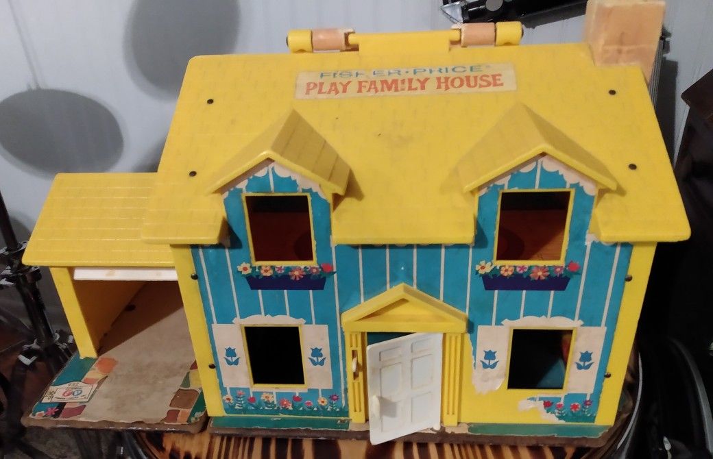 1969 Vintage Fisher Price Family House