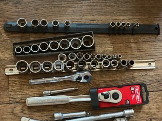 Craftsman socket set with ratchets