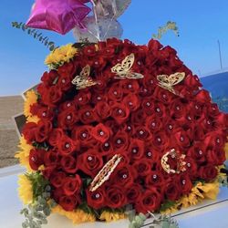 Roses Bouquet With Sunflowers
