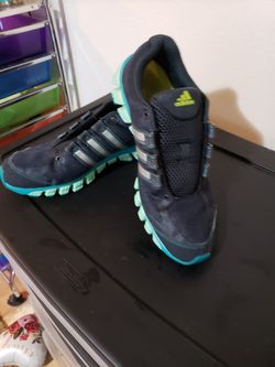 Addadis womans running shoe