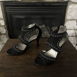 Women’s Black Open Shoes Size 7M