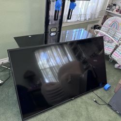 55inch RCA LED UHDTV & Z-Line Stand & Mount