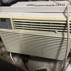 Window AC Unit