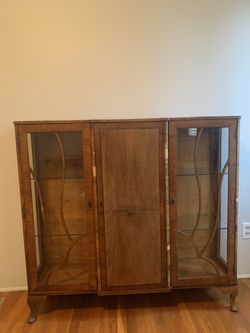 Beautiful Antique Hutch