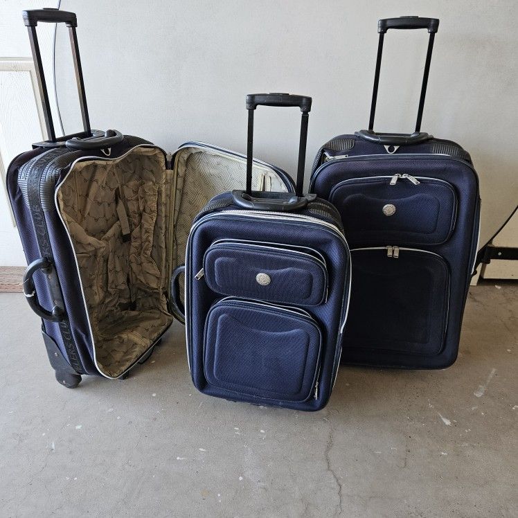 Set Of 4 Luggage / Suitcases