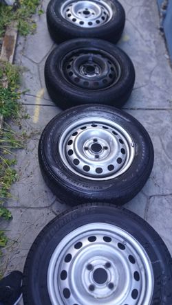 Rinez con llanta para honda 4 virlos son 14
