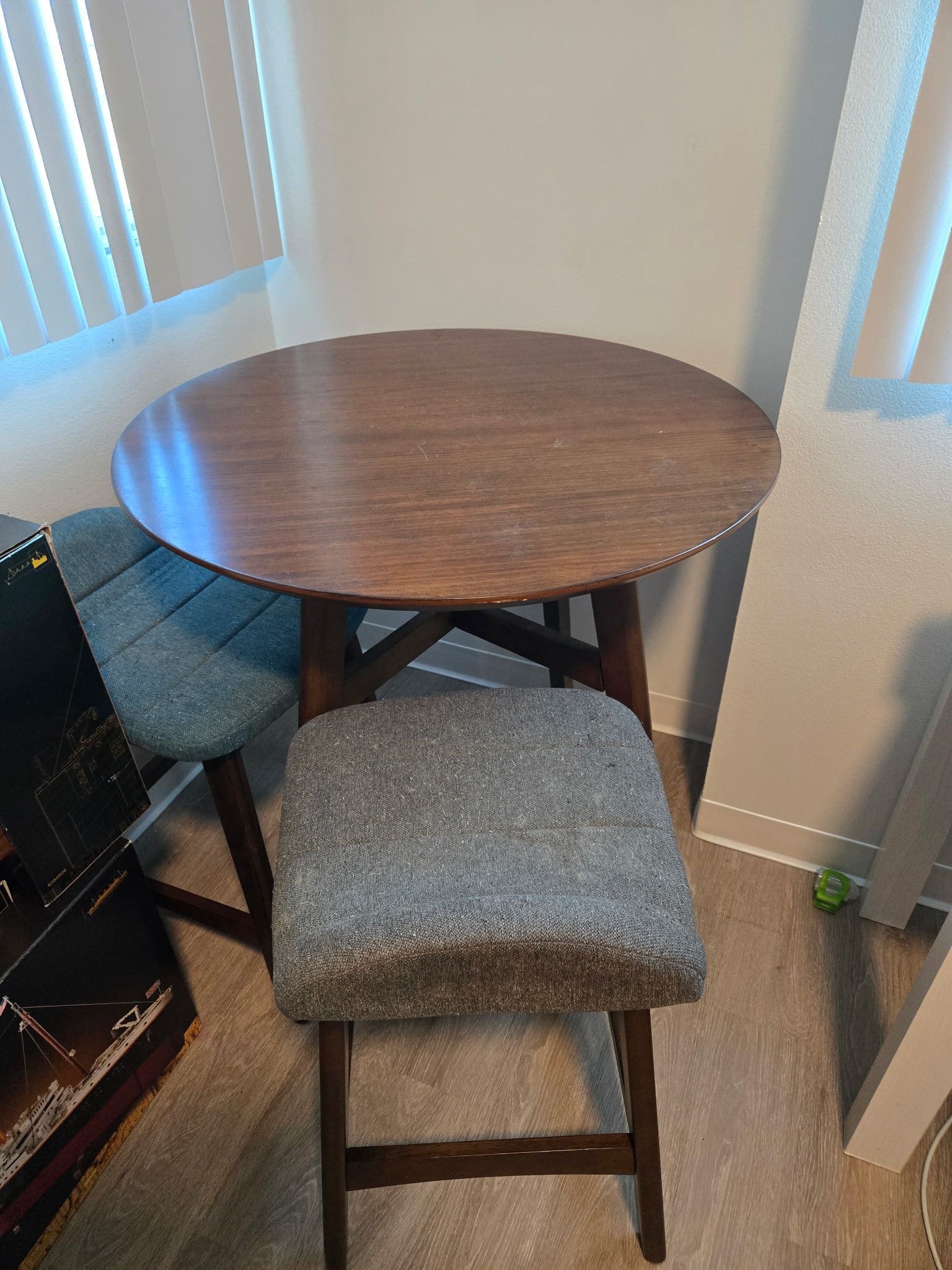 Dining Room Table W/ Chairs