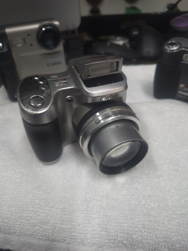 KODAK DIGITAL CAMERA