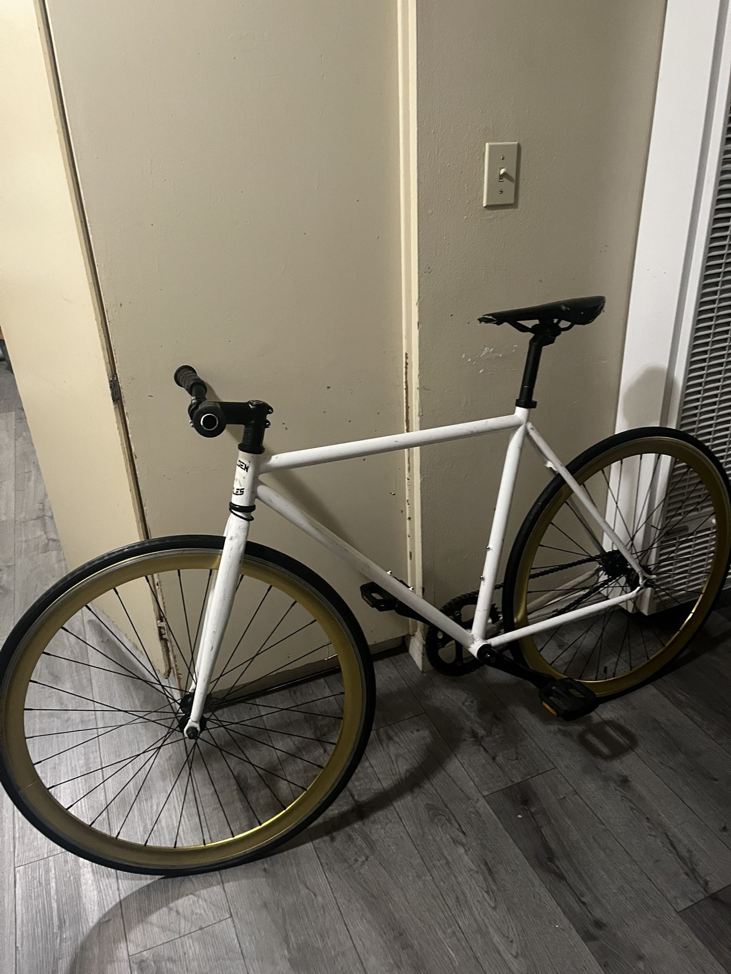 Golden Cycle Fixed Gear Fixie ( Golden Rims, White Frame)
