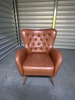 Tufted Accent Chair