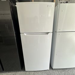 Frigidaire 18 Cubic Refrigerator 