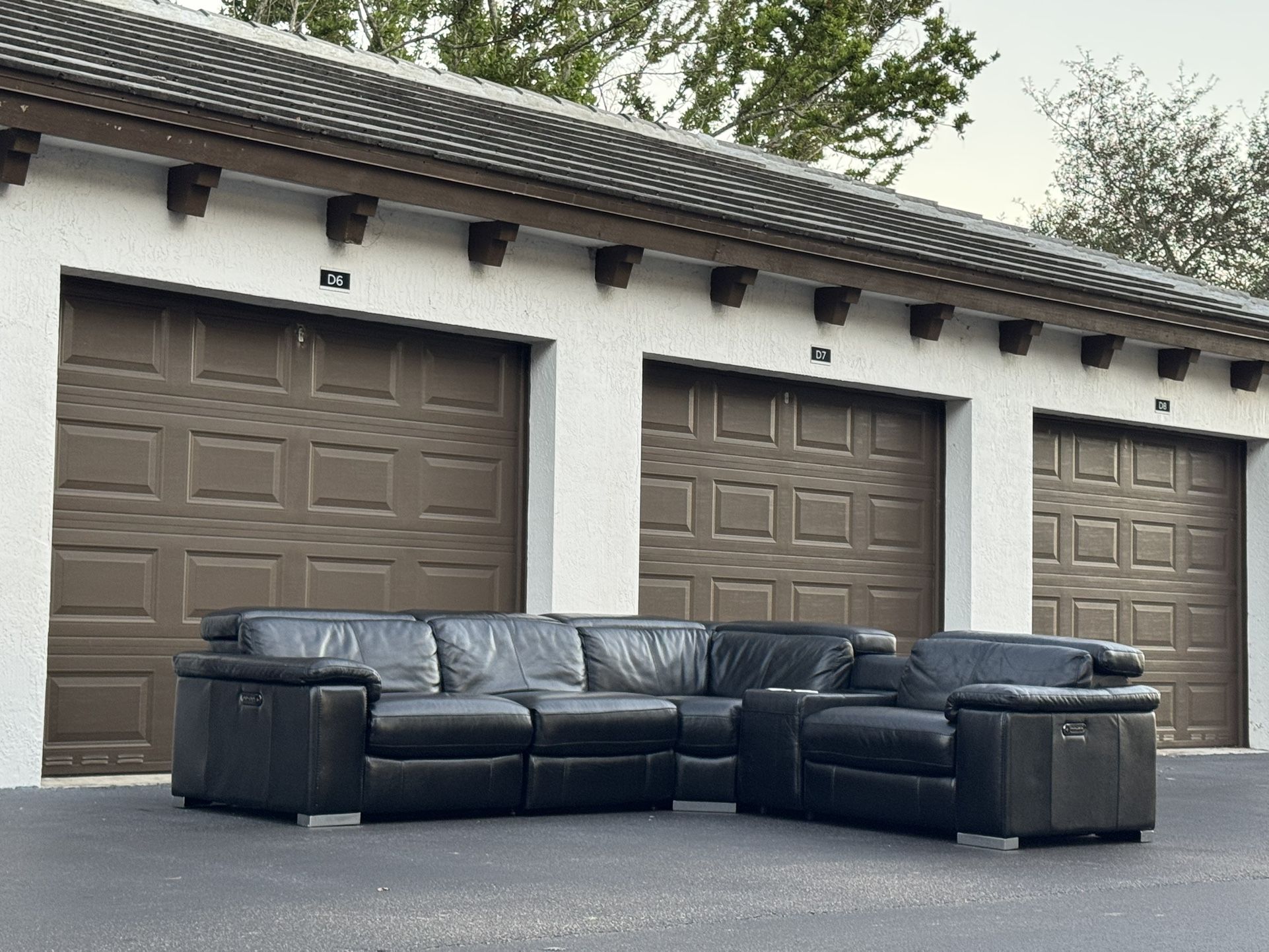 Couch/Sofa Sectional - Black - Recliners - Delivery Available 🚛