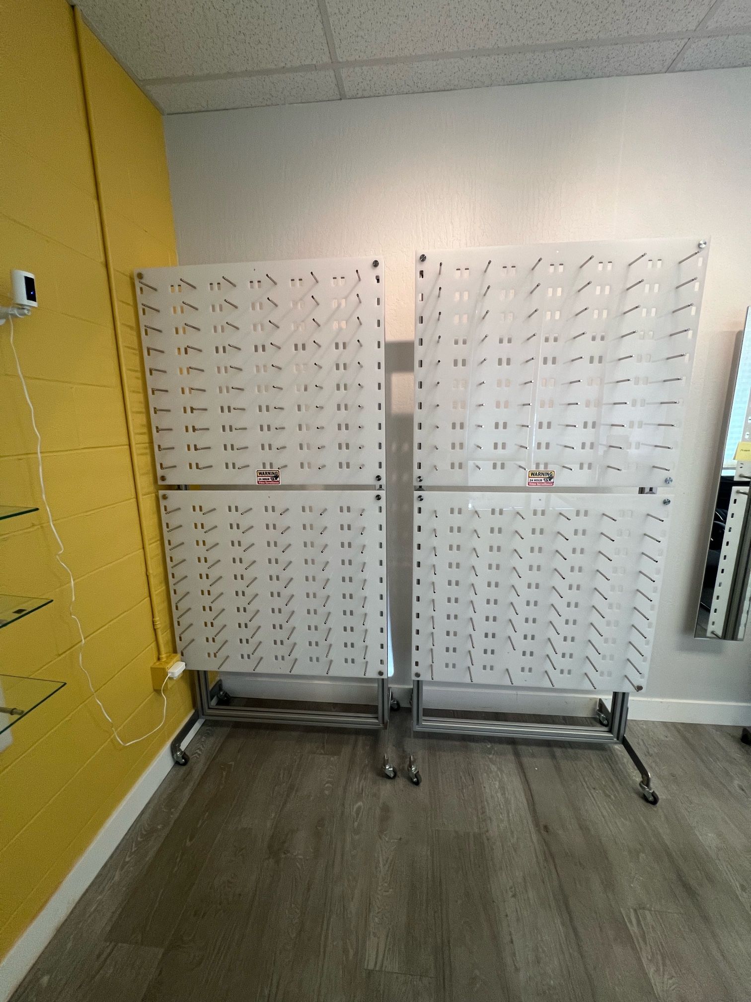 Acrylic Eyeglass Display Panels On Wheels