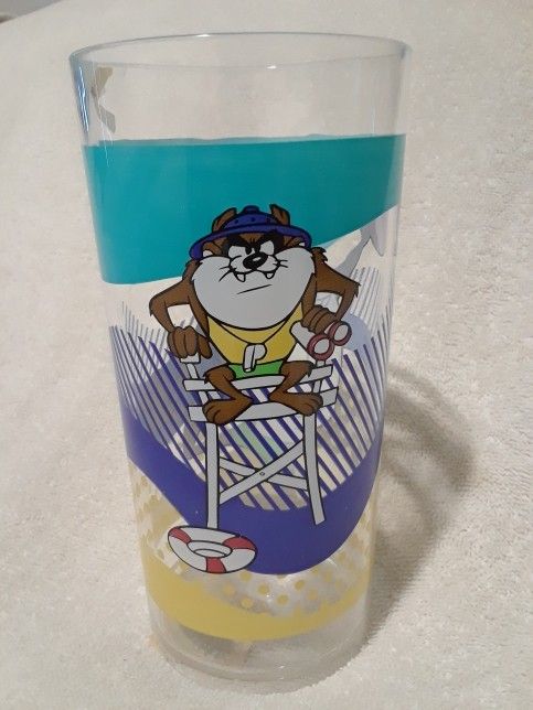Vintage Looney tunes taz on beach cup