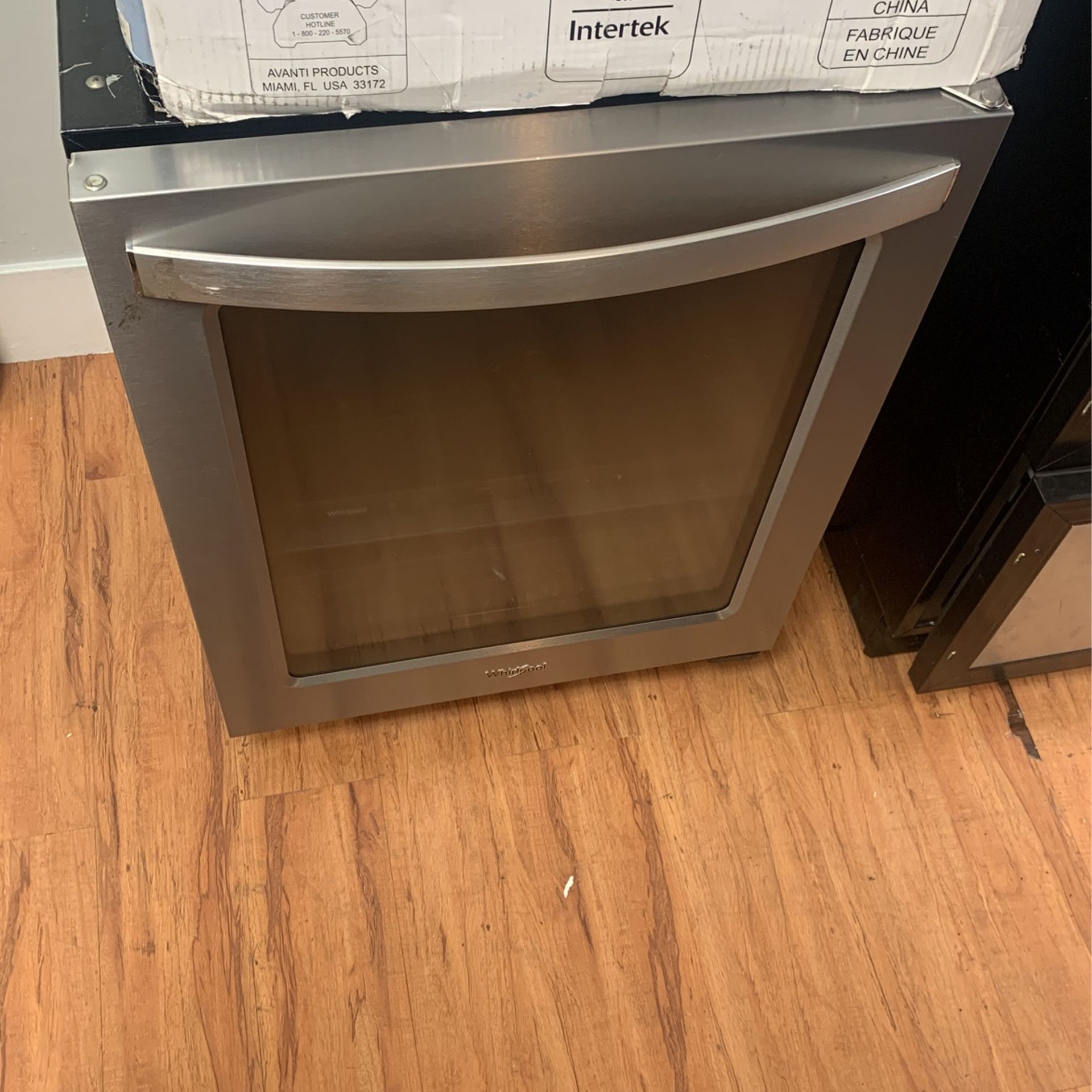 WHIRLPOOL BEVERAGE WINE COOLER 24