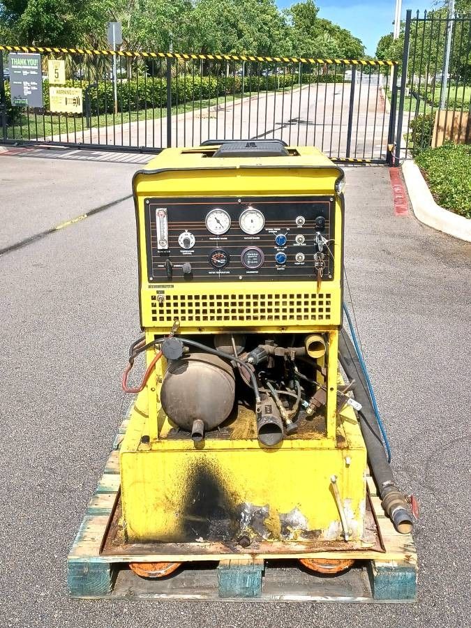 Commercial Carpet Cleaner