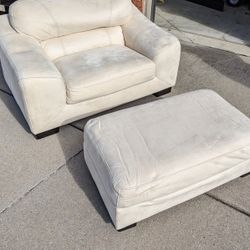Love Seat With Ottoman 