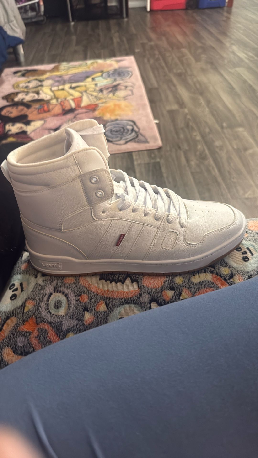 9.5 Levi Hightops (white)