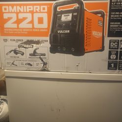 Vulcan Omnipro 220 Welder
