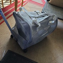Pet Carrier With 4 Wheels And Pull Handle 