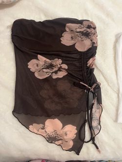 Women’s Clothing Bundle – 8 Pieces (Tube Tops & Flare Leggings) – 30$OBO