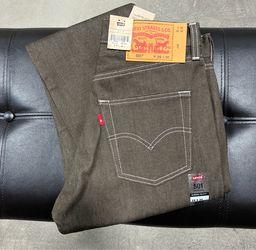 LEVI’S SHRINK TO FIT PANTS
